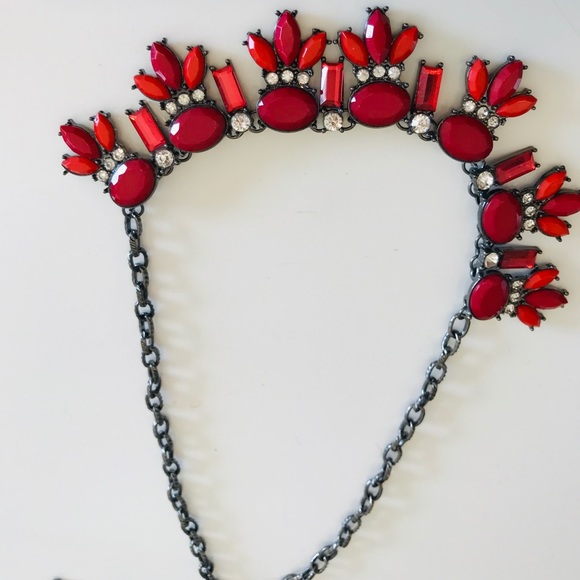 Statement Necklace — - Picture 2 of 3